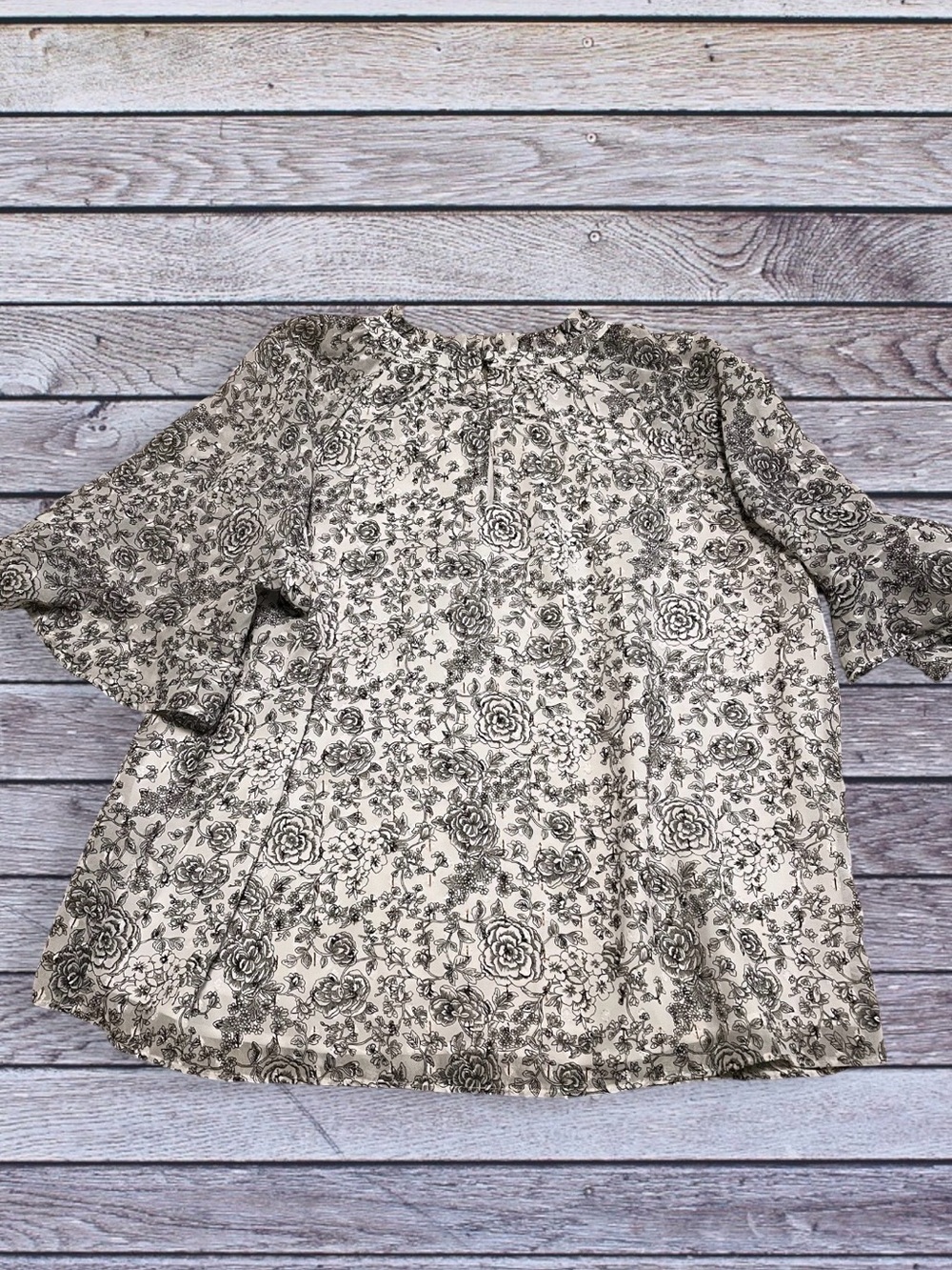 LOFT white black and gold Floral Blouse with sheet top layer small